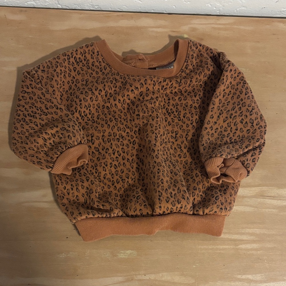 BabyGap Leopard Print Set (6-12 Months) - Picture 3 of 15